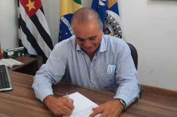 Prefeito sanciona nova Lei que aumenta Subsídio para estudantes