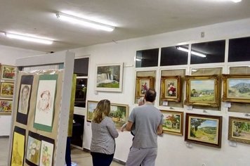 Prorrogada: Exposição de quadros e esculturas vai até dia 30/11