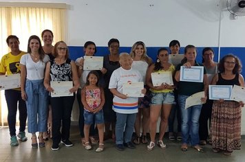 Fundo Social encerra oficinas de costura com entrega de certificados