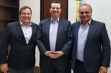 Prefeito vai a Brasília solicitar recursos para saúde, educação e obras