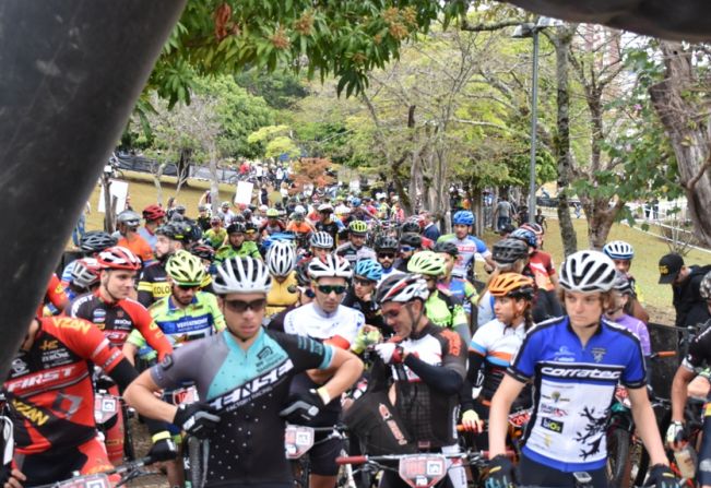 Ciclistas vencem desafio das montanhas de Águas de Lindoia no GP Ravelli