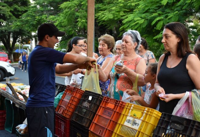 Prefeitura amplia projeto e Feira do Agricultor acontecerá às quintas-feiras nas Casas Populares