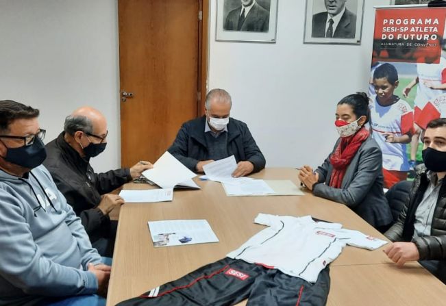 Prefeitura e Sesi renovam projeto Atleta do Futuro 