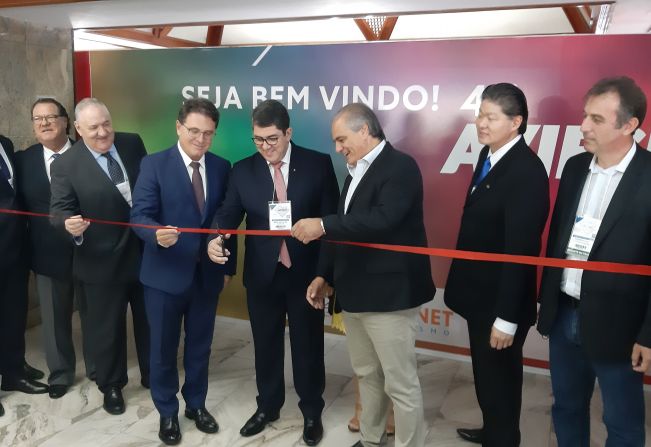 Prefeito participa da abertura oficial da 41ª AviespExpo em Águas de Lindoia