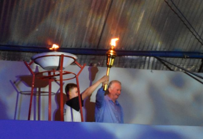Cerimônia de Abertura das Olimpíadas Escolares homenageia professor Sebastião Valente