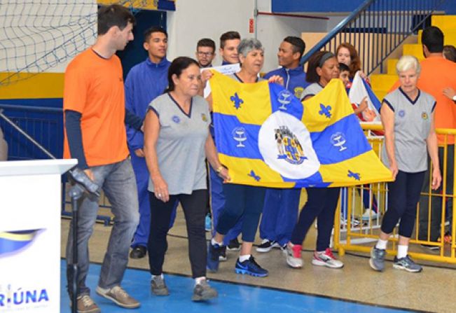 Equipe de futsal sub-14 vence na estreia dos Jogos Desportivos do Circuito das Águas