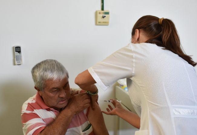 Campanha de Vacinação contra a gripe já imunizou 50% do público-alvo e prefeitura prepara equipes volantes para o sábado