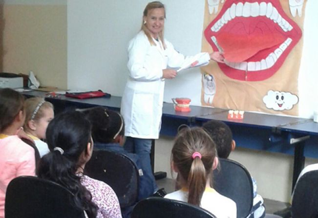 Secretaria realiza palestras sobre Saúde Bucal nas escolas municipais
